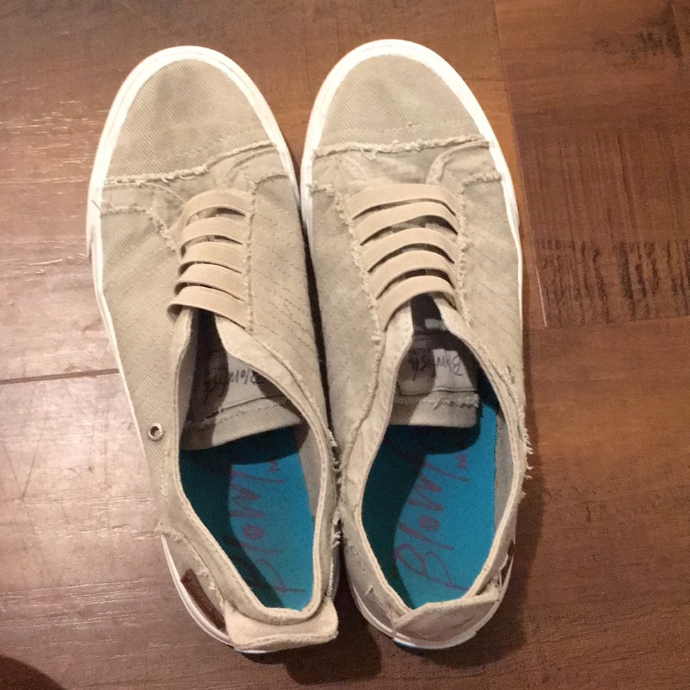 Slip on flat shoes